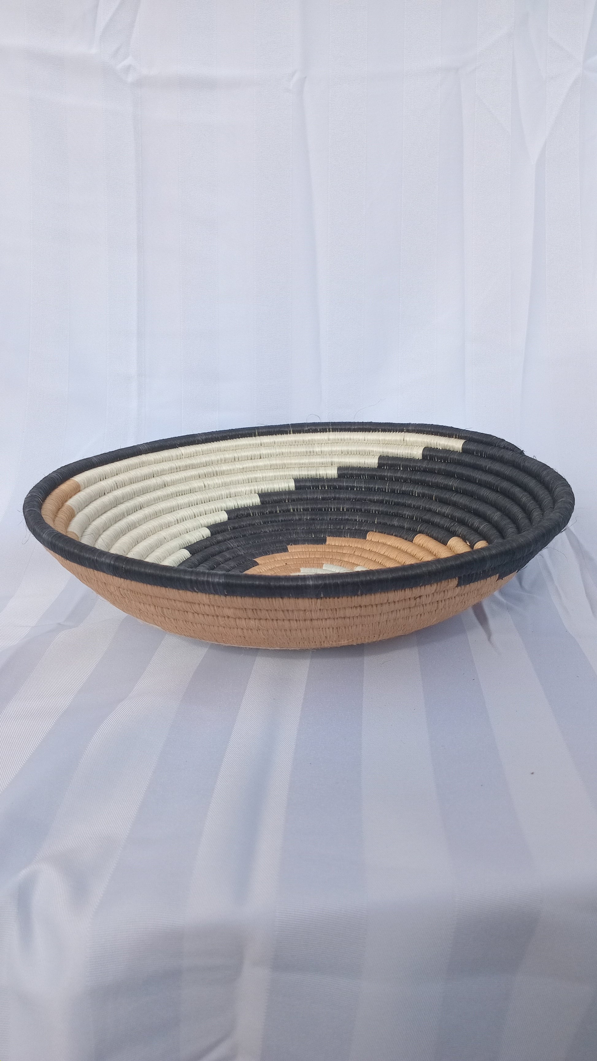 African baskets, Rwanda basket, handwoven baskets, wall hangings, table decor baskets, 12 inches baskets